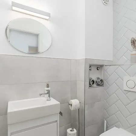 Cruwzo - Fantastic With Balcony And Parking Apartament *