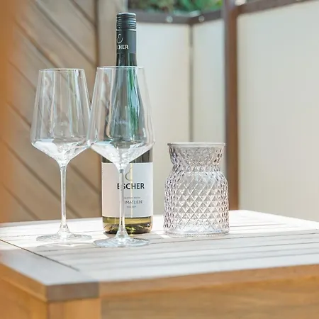 Cruwzo - Fantastic With Balcony And Parking