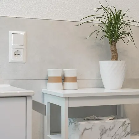 Cruwzo - Fantastic With Balcony And Parking Daire Waiblingen (Stuttgart)